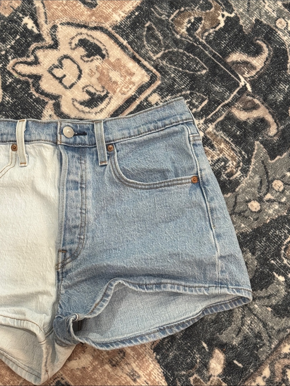 Two-Tone Levi’s High Rise Jean Shorts - Picture 3 of 8